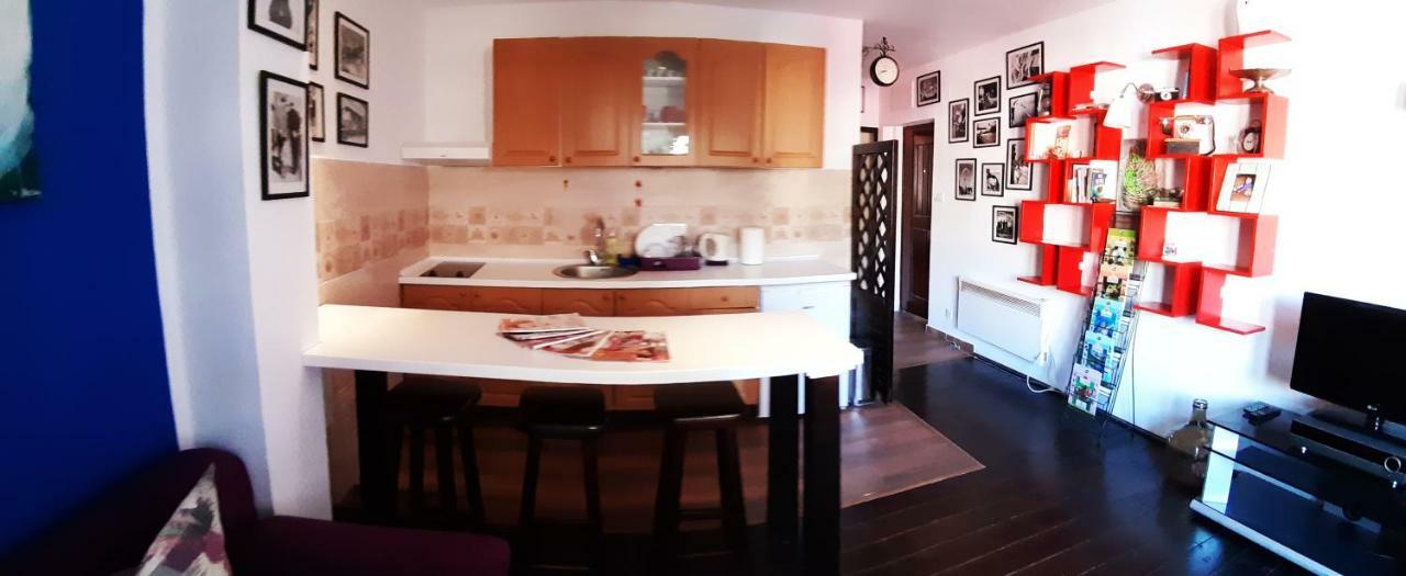 Apartment The Royal Square เซทินเจ ภายนอก รูปภาพ