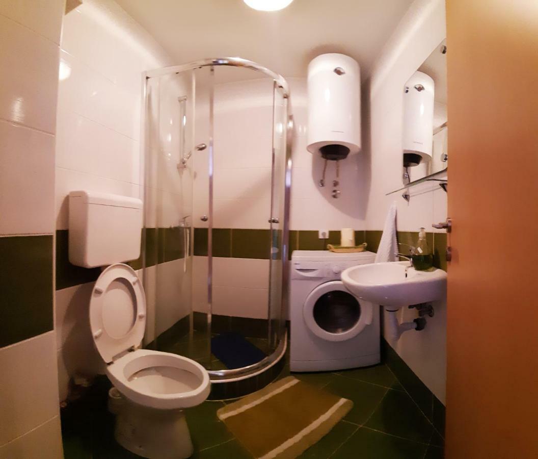 Apartment The Royal Square เซทินเจ ภายนอก รูปภาพ
