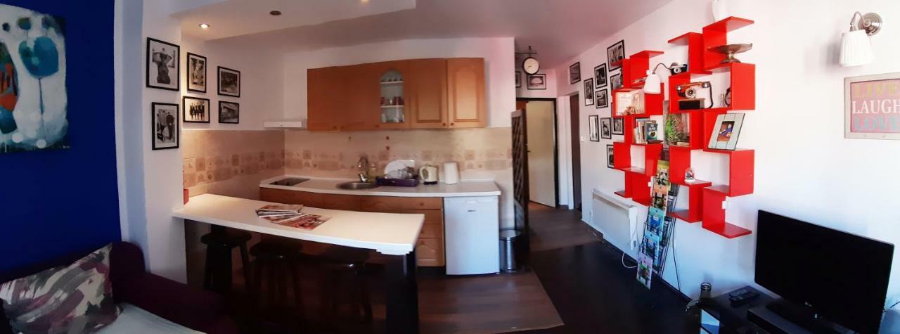 Apartment The Royal Square เซทินเจ ภายนอก รูปภาพ